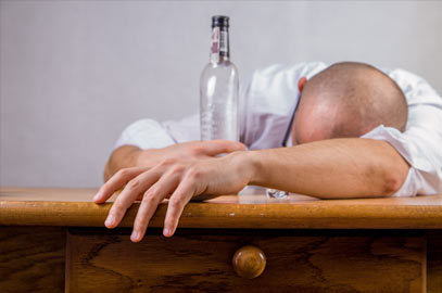 Przyczyny alkoholizmu są bardzo zróżnicowane - odnowa24h.pl